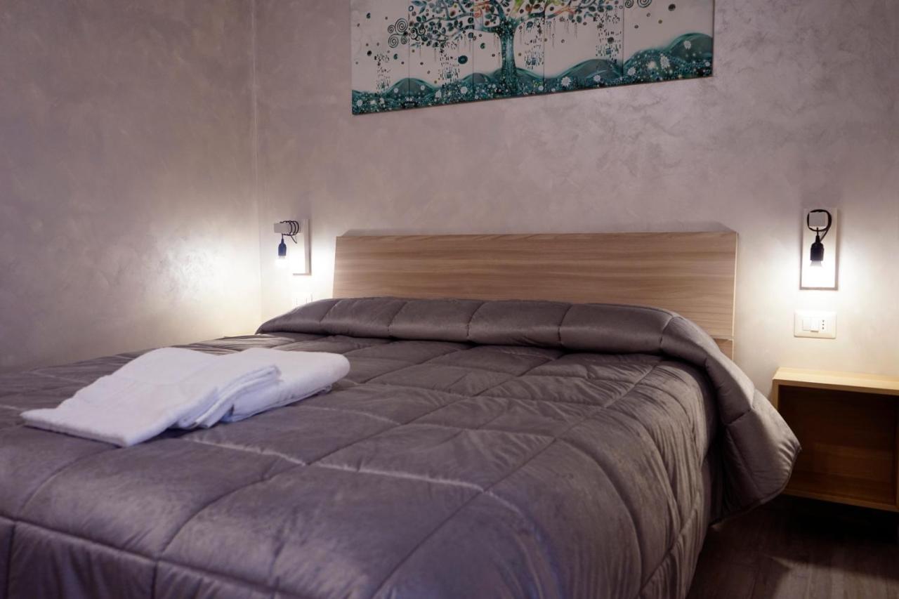 Roma Tourist Lease Hotel อาชิเลีย ภายนอก รูปภาพ