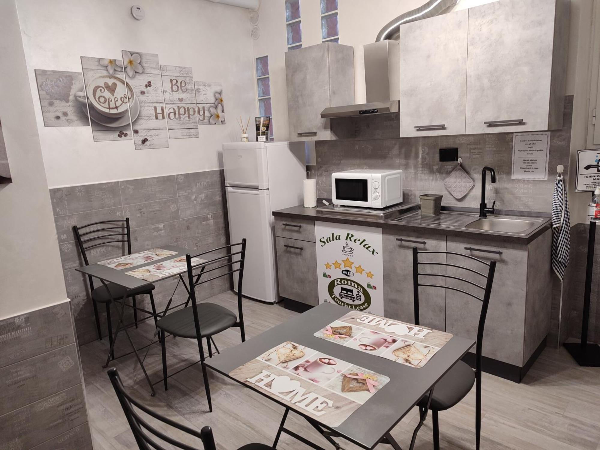 Roma Tourist Lease Hotel อาชิเลีย ภายนอก รูปภาพ